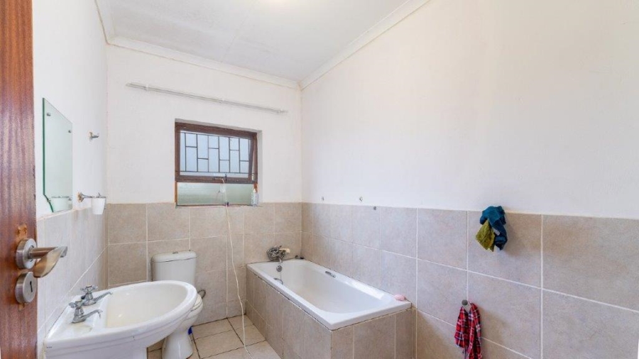 3 Bedroom Property for Sale in Pacaltsdorp Western Cape